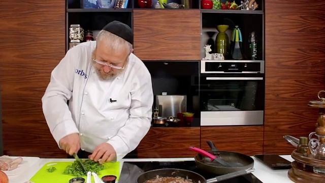 Курица в тамариндо-гранатовом  соусе