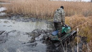 Гусеничный мини-вездеход на заболоченном карьере. ПатрульТрак-Мини.
