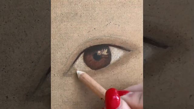 Рисунок глаза пастелью, маркерами, тенями для макияжа и белым грунтом; на двп смотреть онлайн