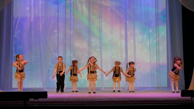 8 марта 2020 - И самые большие слоники, и самые маленькие гномики смотреть онлайн