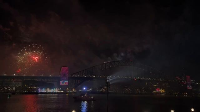 Sydney New Year’s Eve 2022/2023 Midnight Fireworks смотреть онлайн