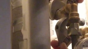 Как почистить фильтр подачи воды перед счетчиком - снято на видео