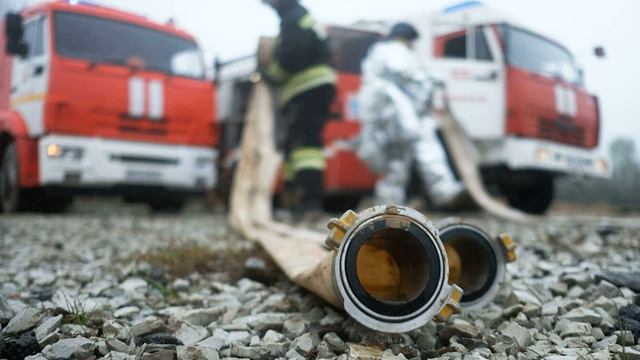 В Новосибирске три человека пострадали при пожаре в жилом доме смотреть онлайн