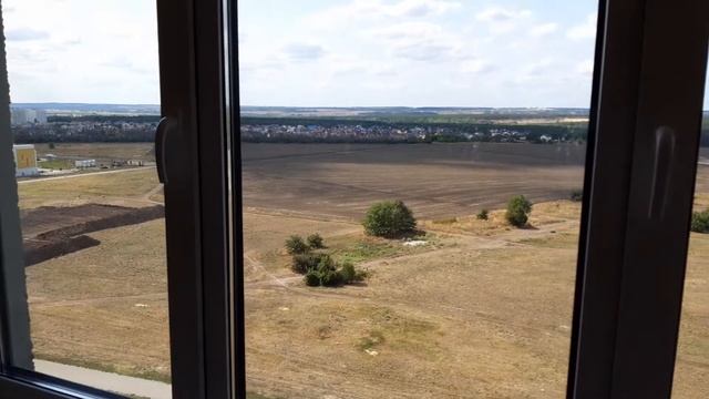 1к, 42 метра, ЖК"Ласточкино". Вид с 14 этажа в сторону Российских просторов !!! смотреть онлайн