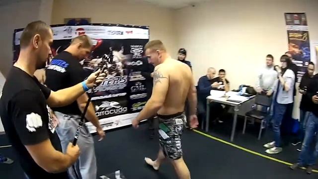 Взвешивание бойцов 3 турнира AFC в Уссурийске смотреть онлайн