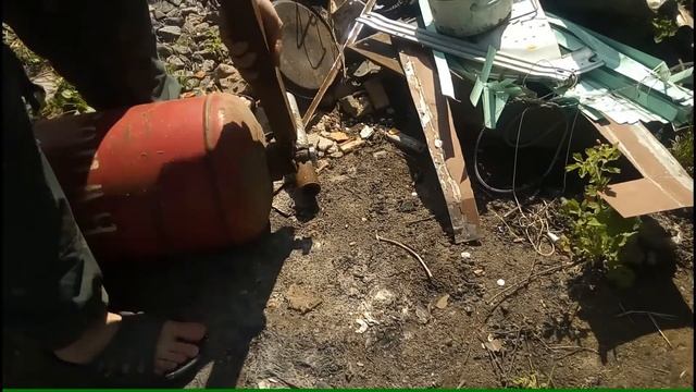 Как разрезать газовый баллон безопасно и открутить кран смотреть онлайн