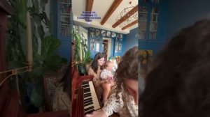 Сестры Гаврилушки исполняют романс «Я ехала домой» - Gavriil's sisters are singing romance song