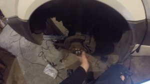 Как заменить передний датчик ABC VOLKSWAGEN Crafter