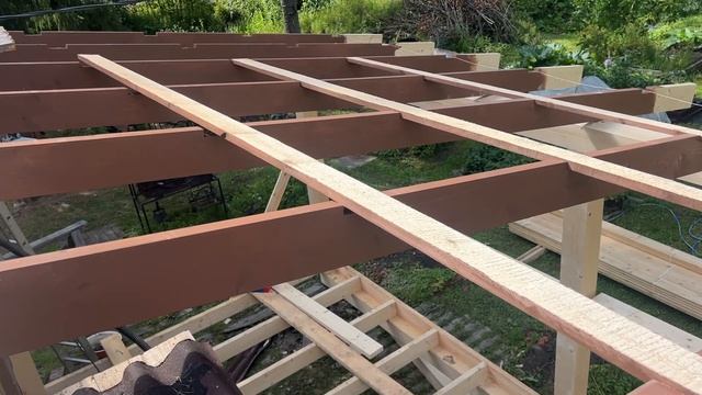 Пристройка к дому на винтовых сваях. Терраса к дому. смотреть онлайн