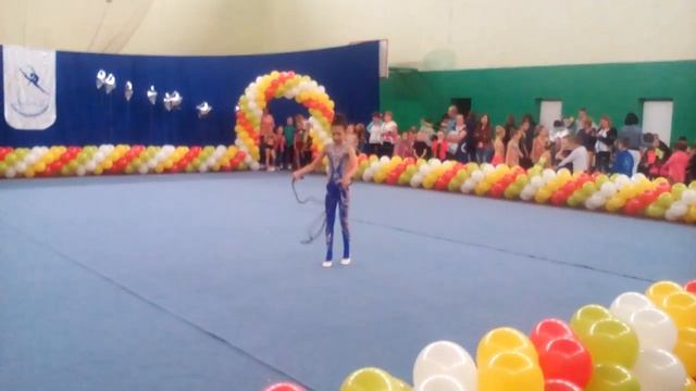 На соривнованиях ,танцую со скакалкой смотреть онлайн