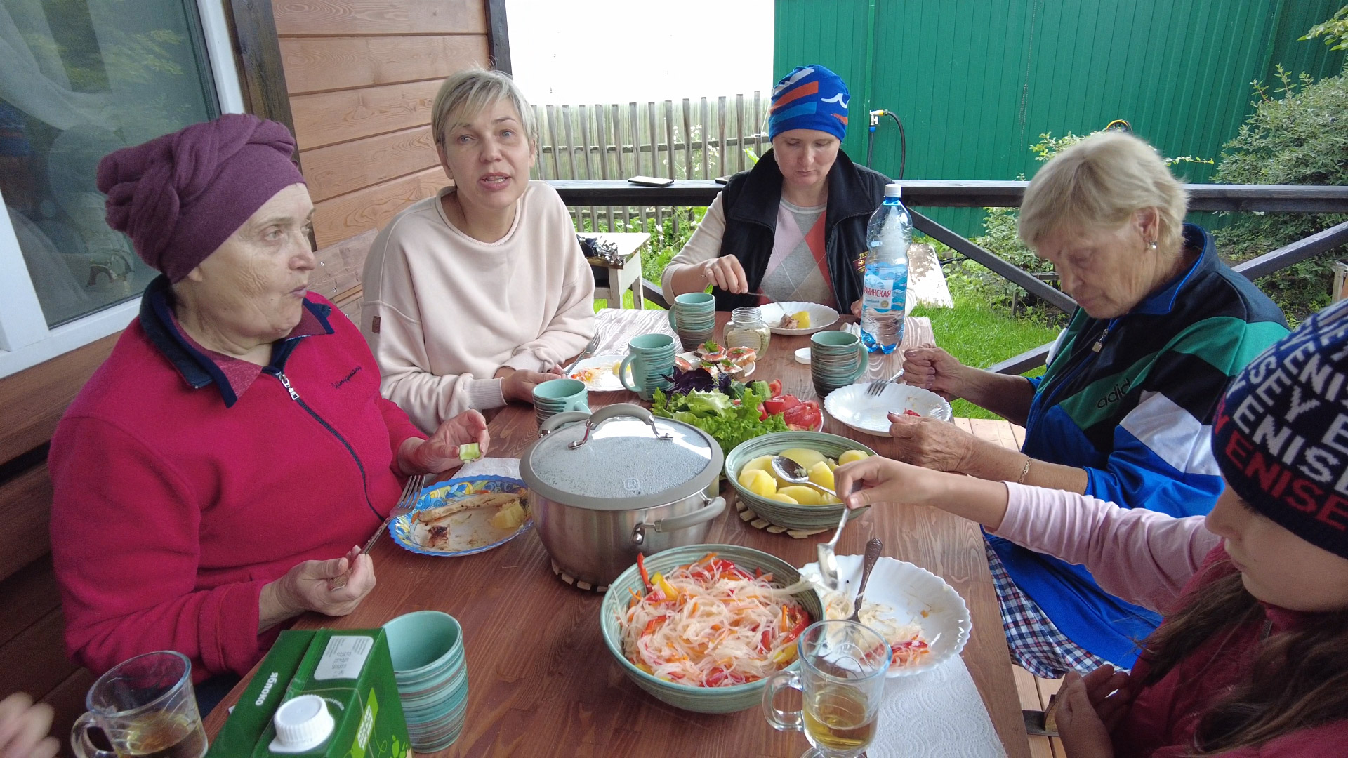 Дача, баня, шашлык. Русский едет в Россию. 18 серия