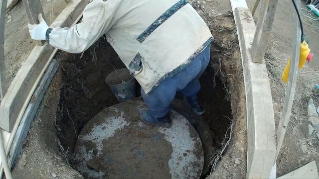 Веселые покатушки .Устраняем разрыв колец в колодце смотреть онлайн