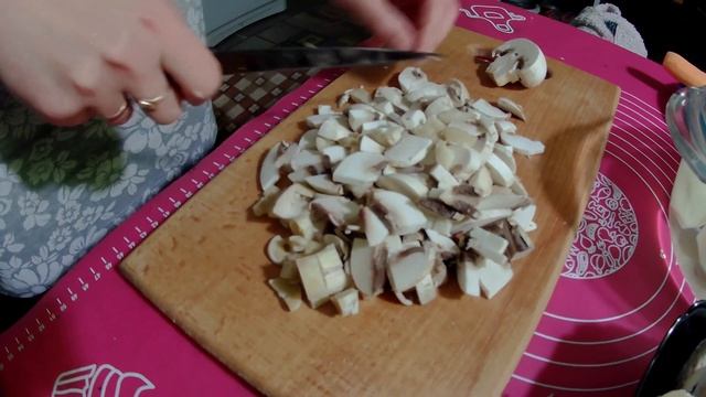 Сырный суп с курицей и грибами - Эксклюзивный рецепт от Ирины смотреть онлайн