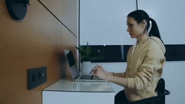 Вербовщики активно используют социальные сети и мессенджеры. смотреть онлайн