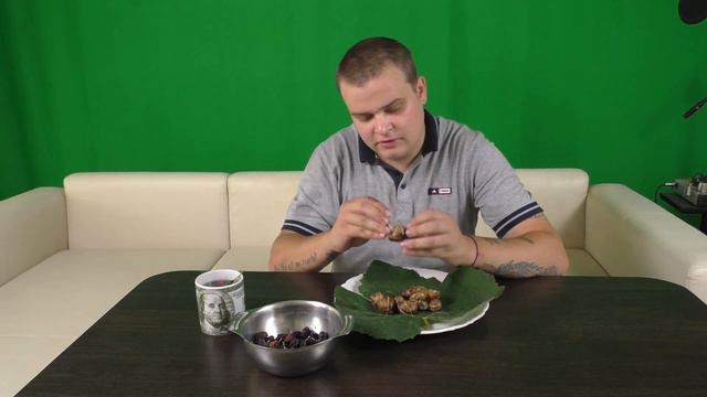 НАСТОЯЩИЙ БОМЖ ОБЕД ЗА 0 РУБЛЕЙ В РОССИИ | ЧУТЬ НЕ ОТРАВИЛСЯ УЛИТКАМИ | КАК ВЫЖИТЬ ЛЕТОМ БЕЗ ДЕНЕГ смотреть онлайн