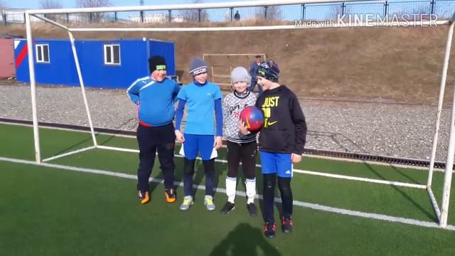 Как вам,футбольчик? смотреть онлайн