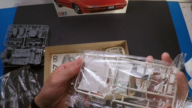 Tamiya Mazda RX-7 Savanna GT Limited Model Kit Unboxing смотреть онлайн