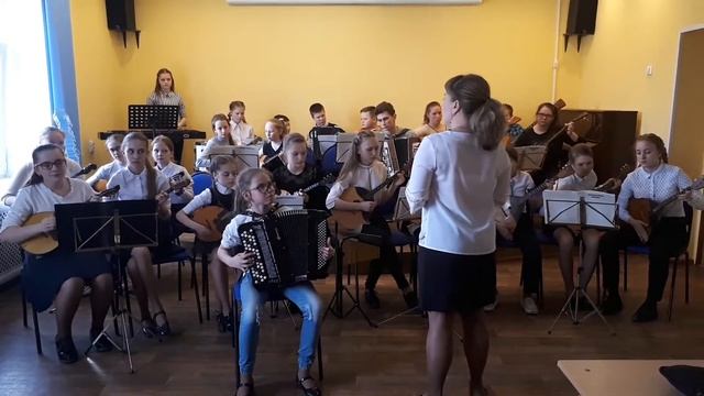 Оркестр русских народных инструментов "Фантазия" р.н.п. "Как под горкой" Соло Боталова Ульяна. смотреть онлайн