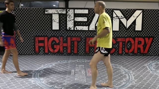 Muay Thai Perfecting your Stance and Base Tutorial смотреть онлайн