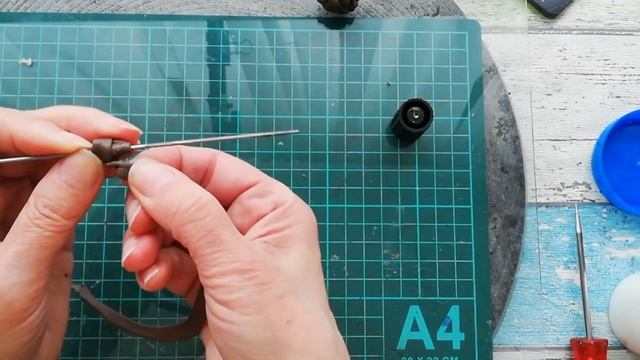 Бусины в технике "жмурка".Процесс. Украшения из дерева. смотреть онлайн