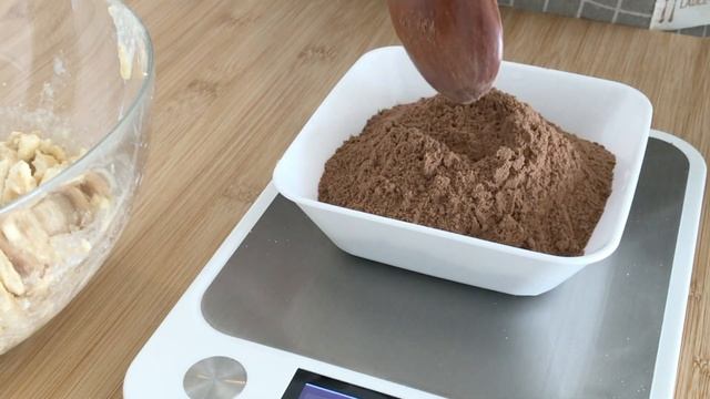 4-Ingredient Batik Cake • Kek Batik 4 Ramuan• EatsBySha смотреть онлайн