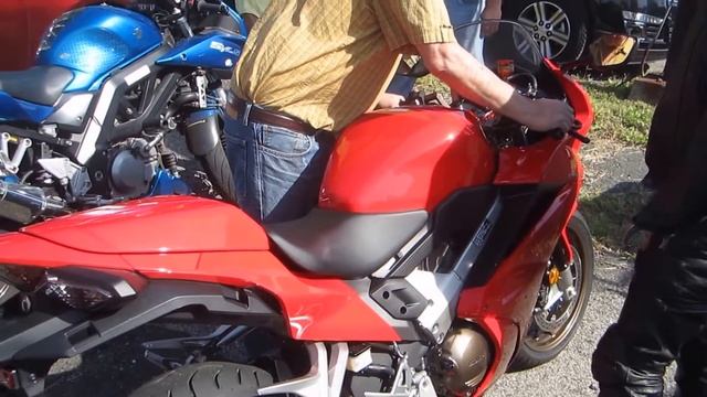 HONDA INTERCEPTOR FIRST RIDE ON BOBS NEW BIKE смотреть онлайн
