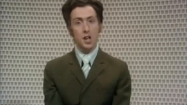 Monty Python - I am a revolutionary - Je suis revolutionaire. French with English subtitles. смотреть онлайн