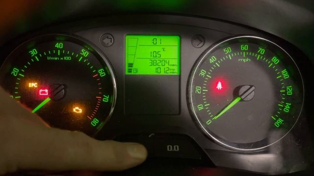Skoda Fabia Clock Setting Change the Time in the dashboard смотреть онлайн