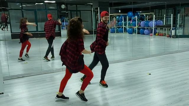 El Carnaval De Celia - Zin 89 Zumba - Salsa Reggaeton смотреть онлайн