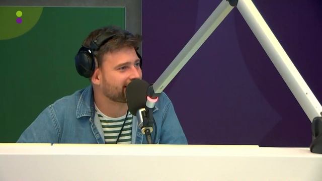 Barend bezorgt luisteraar een zenuwinzinking! | De Week Van 538 смотреть онлайн