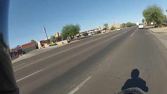 DUDE RUNNING FROM THE COPS смотреть онлайн