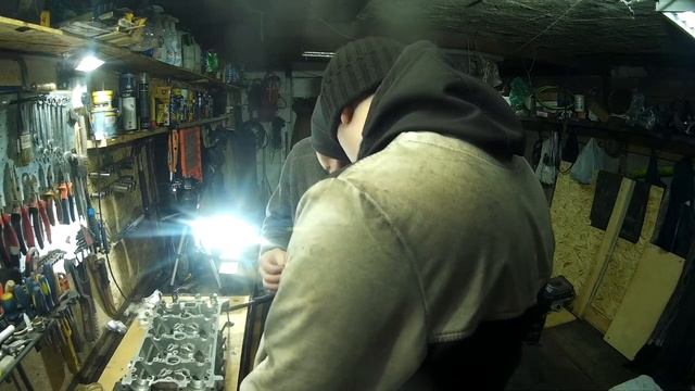 Первое видео в формате Life ! Притирка клапанов =D смотреть онлайн