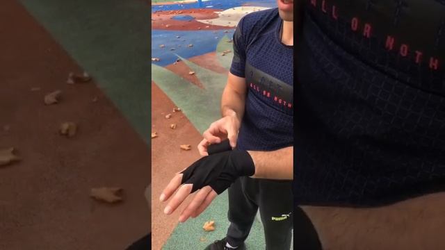 Как забинтовать руки в боксе. Третий способ/tape a hands, third method смотреть онлайн