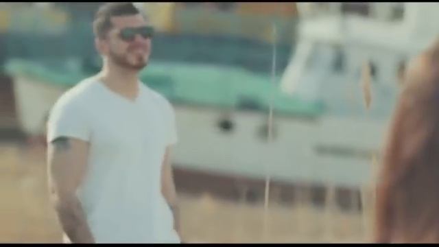 Все танцуют она слезы льёт ждёт что он придёт смотреть онлайн