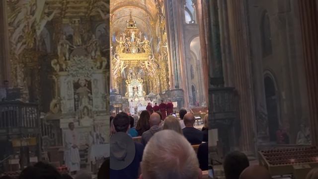 Botafumeiro at the Cathedral of Santiago de Compostela смотреть онлайн