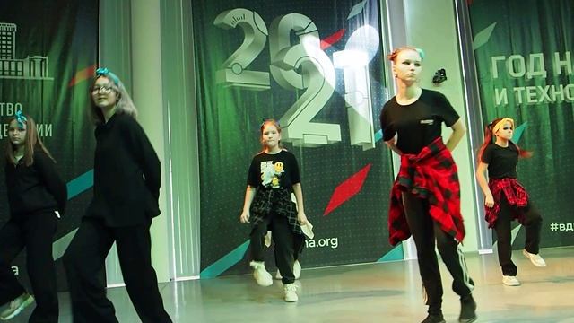 «Танцы в Смене» (Арт).mp4 смотреть онлайн