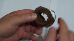 Как распаковать, разобрать чугунную   батарею отопления советского образца. Снять футорки.