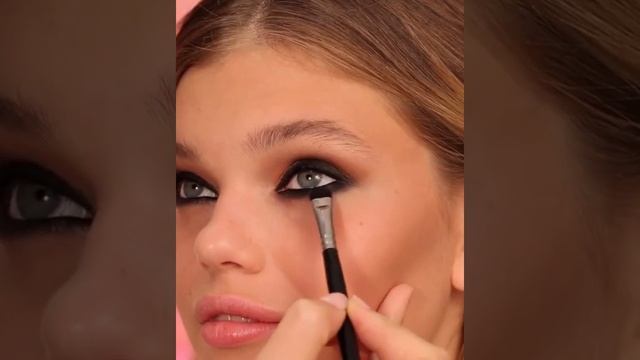 Палетка теней Chocolate Bonbons VIVIENNE SABO смотреть онлайн