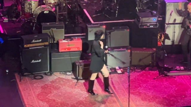 St Vincent at Love Rocks NYC смотреть онлайн