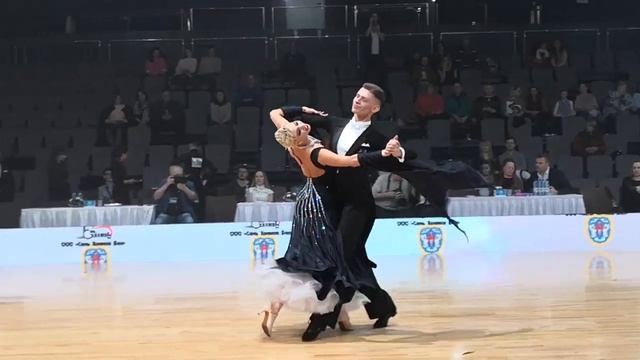 Будущие чемпионы РБ в спортивных бальных танцах. Сергей Булдык, Арина Булдык. смотреть онлайн