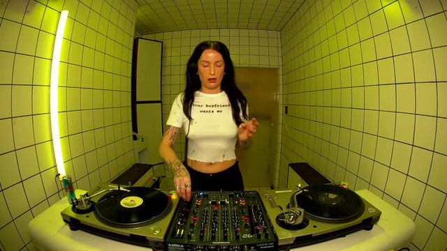 Laure Croft | HÖR - February 28 / 2024 смотреть онлайн