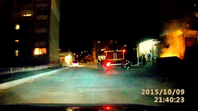 горит мусорка 2-я Мичурина 27, 09_10_15