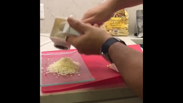 Rotary Cheese & Vegetable Grater смотреть онлайн