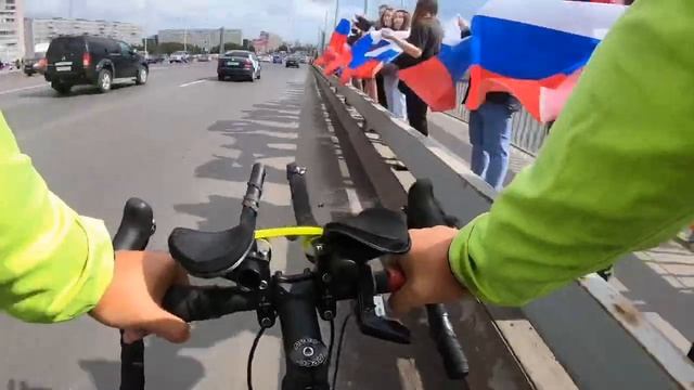 День флага России глазами велосипедиста смотреть онлайн