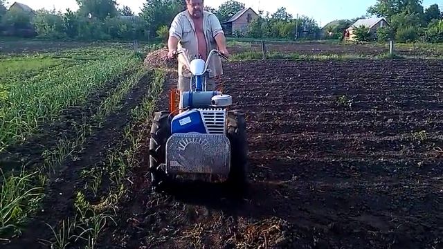 Второе окучивание картофеля 2013 смотреть онлайн