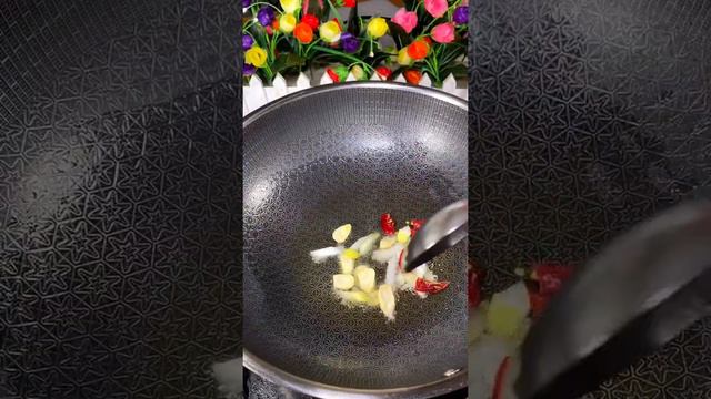 小炒烧腐竹这样做比肉还好吃，不信你试试 смотреть онлайн