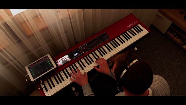 "Crazy" - Gnarls Barkley - On The Street Funk cover [Piano cover] смотреть онлайн