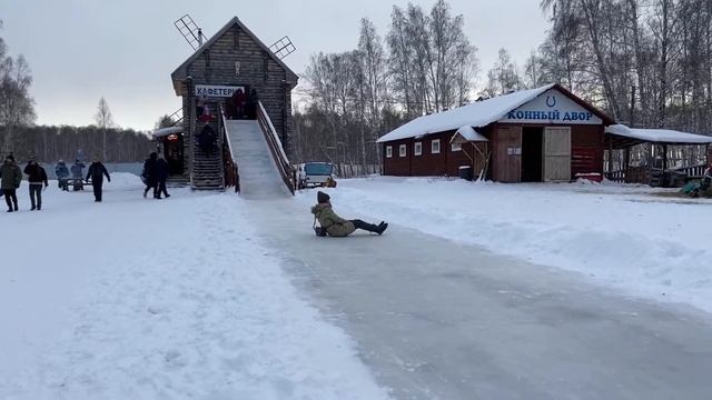 Питомник Хаски и Самоедов. Катание на СОБАКАХ. Шоу в Кузнеце. Самый большой Хаски-центр «АКВИЛОН» смотреть онлайн