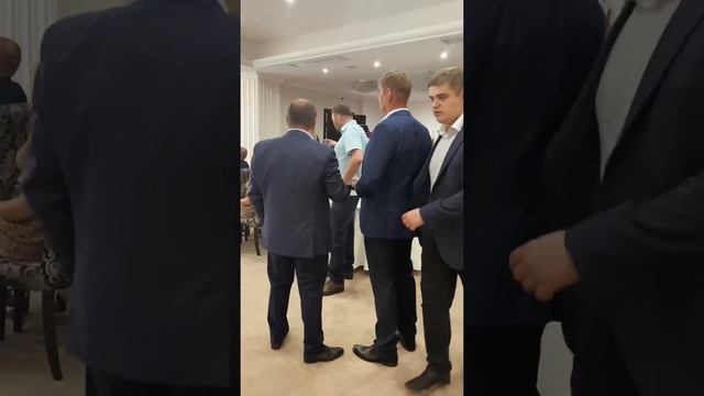 Классический ламповый свадебный ужин в ресторане для самых близких смотреть онлайн