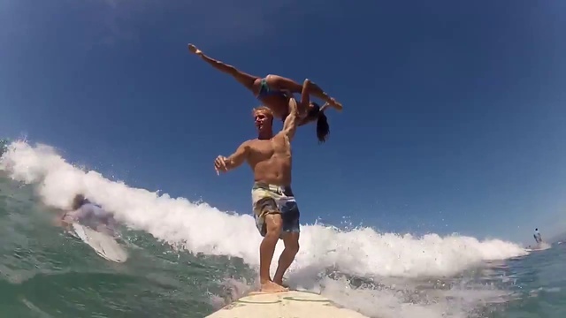 Невероятная акробатика на серфе смотреть онлайн